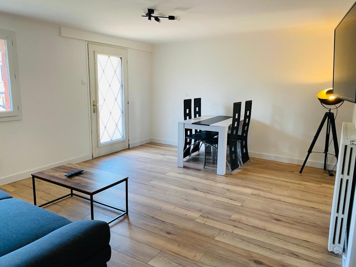 Appartement T3 Independant, Calme A Устариц Екстериор снимка