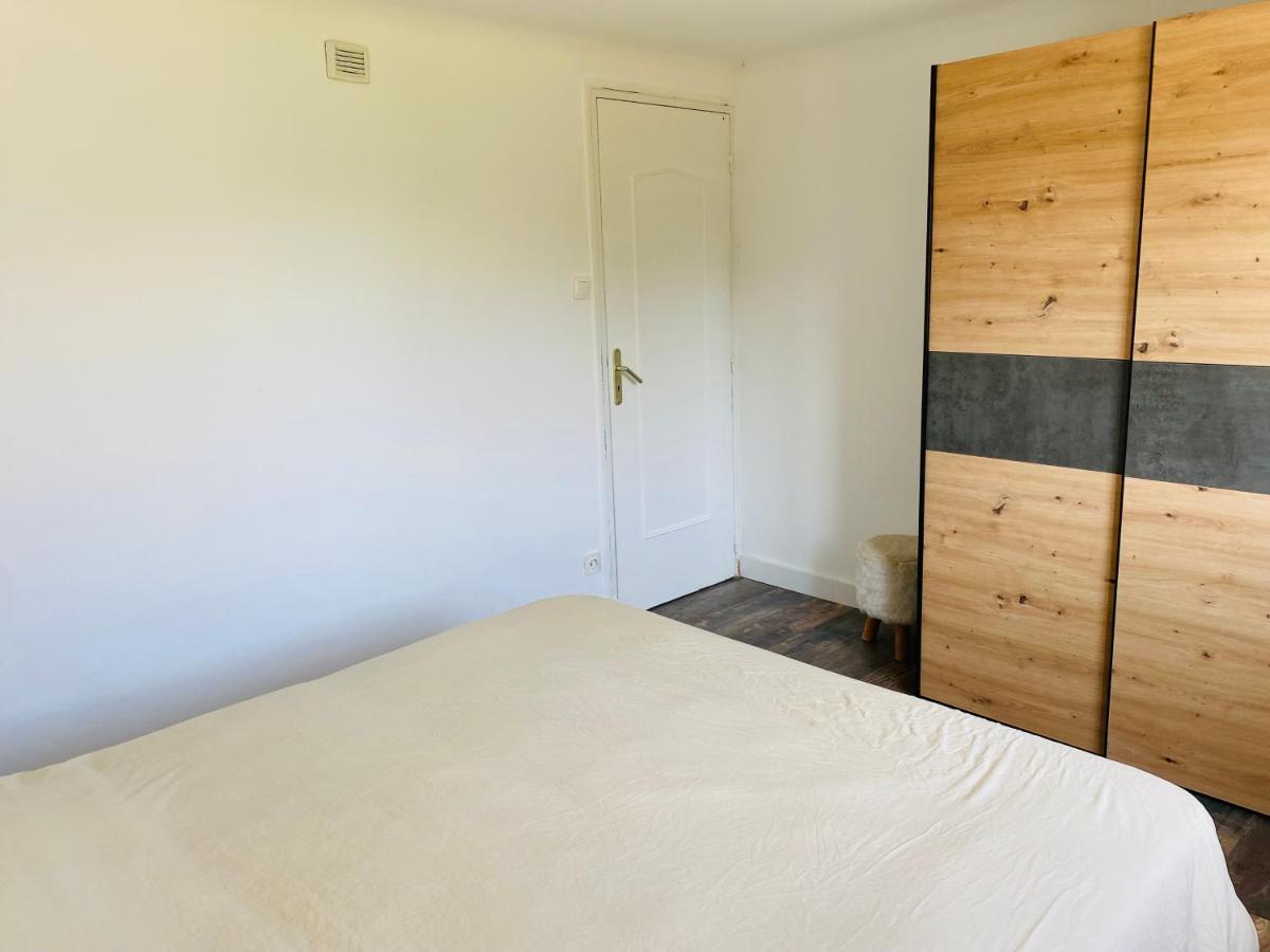 Appartement T3 Independant, Calme A Устариц Екстериор снимка
